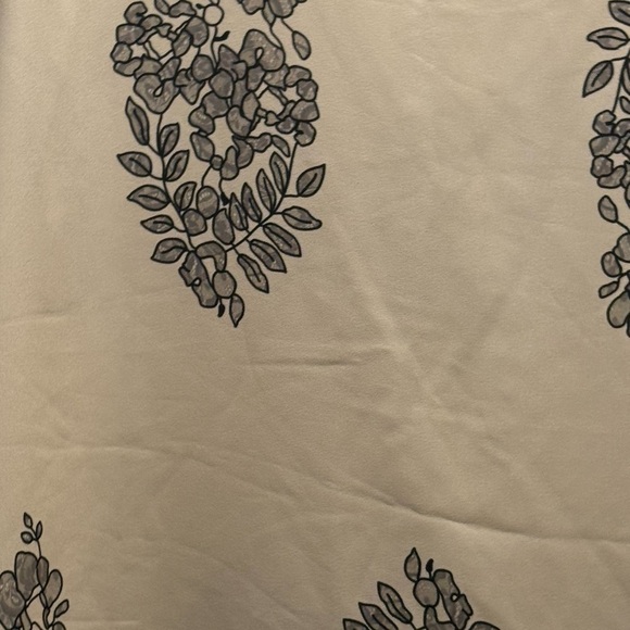 Boohoo Beige Floral Patterned Dress - Picture 2 of 4